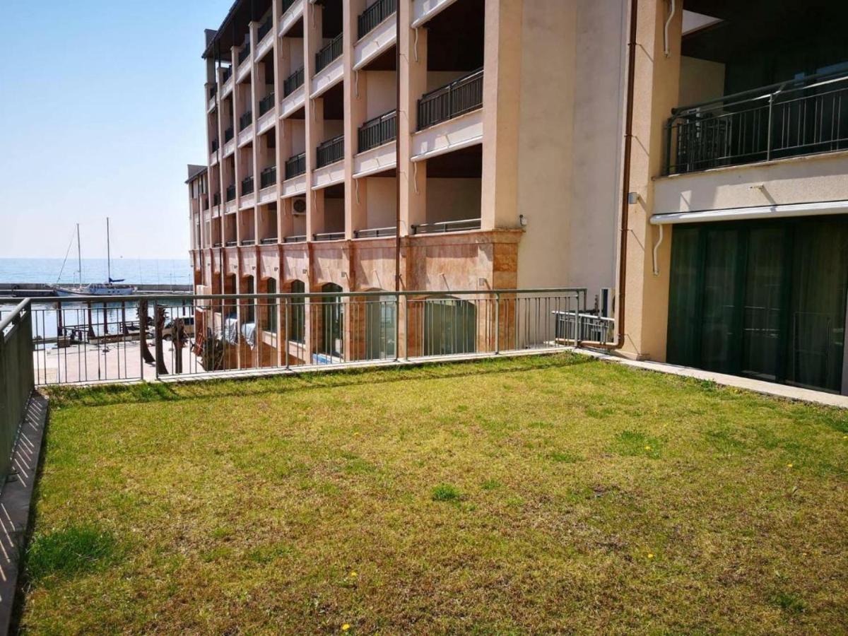 Marina Balchik Apartment Exterior photo